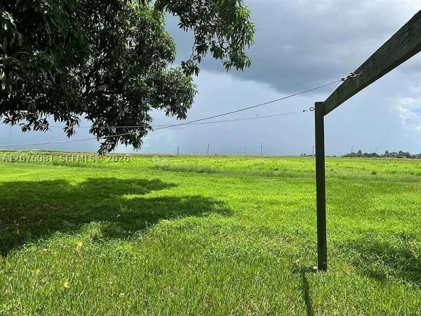 East Lake Village, 418 S Cocoanut Rd, Pahokee, Florida 33476, image 3