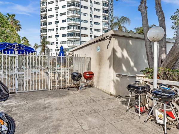 Octagon Towers, 1881 Washington Ave #10G, Miami Beach, Florida 33139, image 1