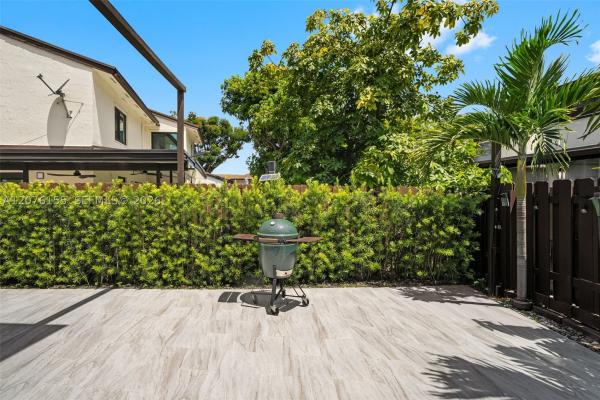 6711 SW 129th Ct, Unincorporated Dade County, Florida 33183, image 1
