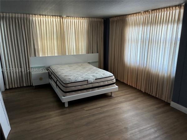Vendome Place, 4301 Collins Ave #402, Miami Beach, Florida 33140, image 2