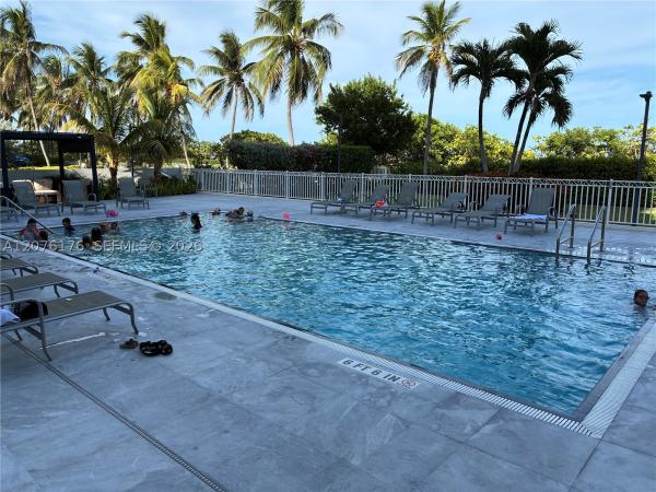 Vendome Place, 4301 Collins Ave #402, Miami Beach, Florida 33140, image 1
