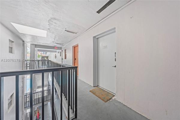 Salem House, 251 172nd St #321, Sunny Isles Beach, Florida 33160, image 1
