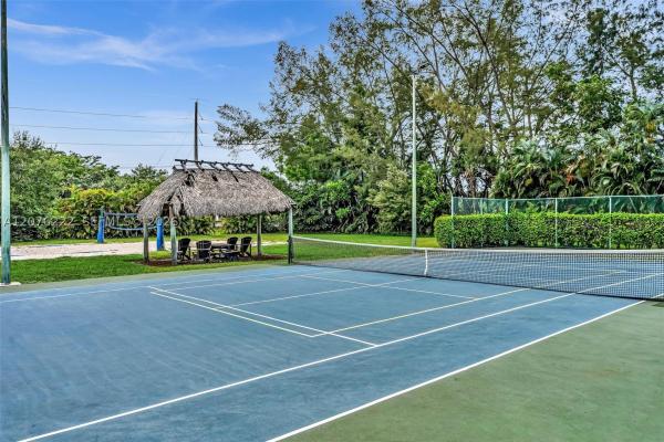 Eldorado Estates In Plantation, 101 El Dorado Pkwy, Plantation, Florida 33317, image 2