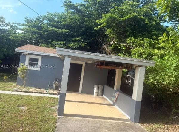 Prospect Gardens, 607 NW 42nd St, Oakland Park, Florida 33309, image 2