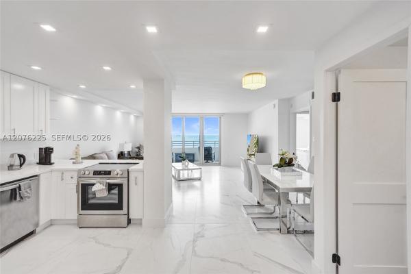 Oceanside Plaza, 5555 Collins Ave #9M, Miami Beach, Florida 33140, image 2