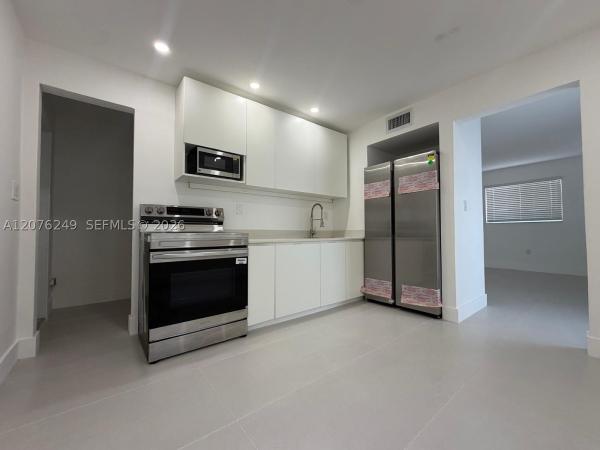 Austin Heights, 501 NW 25th Ct #A, Miami, Florida 33125, image 2