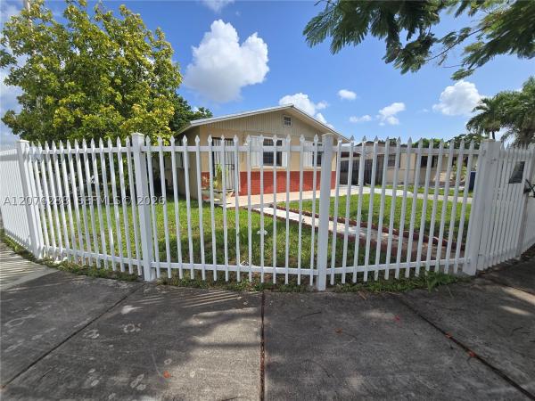 11631 SW 182nd Ter, Unincorporated Dade County, Florida 33157, image 2