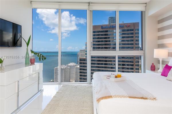 Icon Brickell Tower 3, 485 Brickell Ave #3410, Miami, Florida 33131, image 3