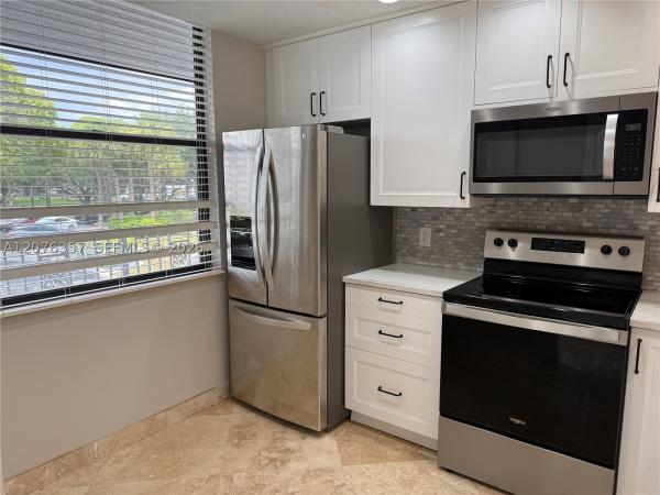 Whitehall Of Pine Island Ridge, 1520 Whitehall Dr #206, Davie, Florida 33324, image 1