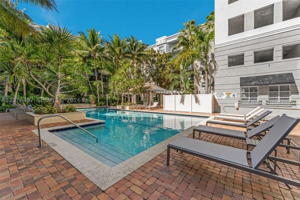 Valencia, 6001 SW 70th St #512, South Miami, Florida 33143, image 2