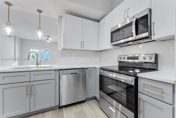 Valencia, 6001 SW 70th St #512, South Miami, Florida 33143, image 3