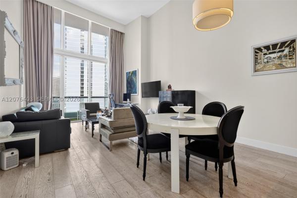Icon Brickell Tower 3, 485 Brickell Ave #2807, Miami, Florida 33131, image 2