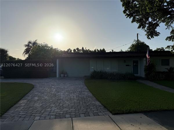 4901 SW 95th Ct, Unincorporated Dade County, Florida 33165, image 2