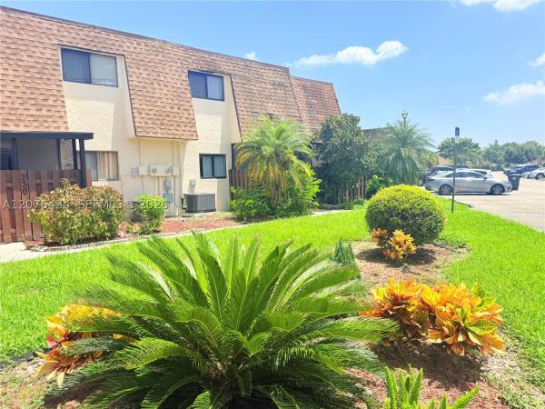 Le Clos Townhomes, 229 San Remo Blvd, North Lauderdale, Florida 33068, image 1