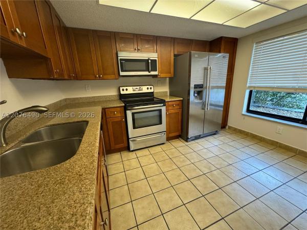 Lakeview Townhomes, 16498 NE 26th Ave #12, North Miami Beach, Florida 33160, image 1