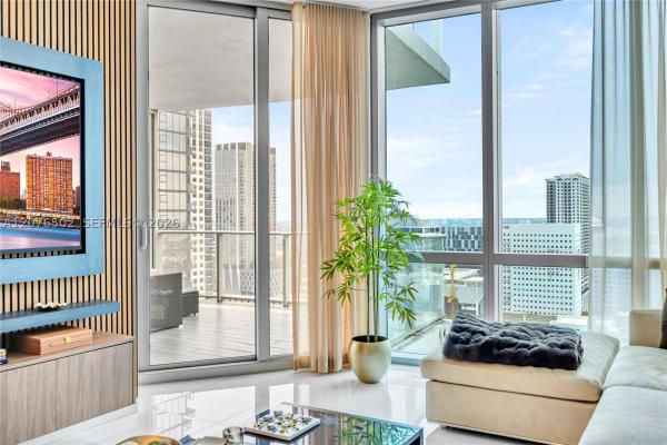 Paramount Miami Worldcenter, 851 NE 1st Ave #2408, Miami, Florida 33132, image 1
