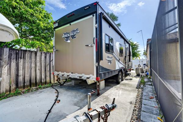 15660 SW 152nd Pl, Unincorporated Dade County, Florida 33187, image 1