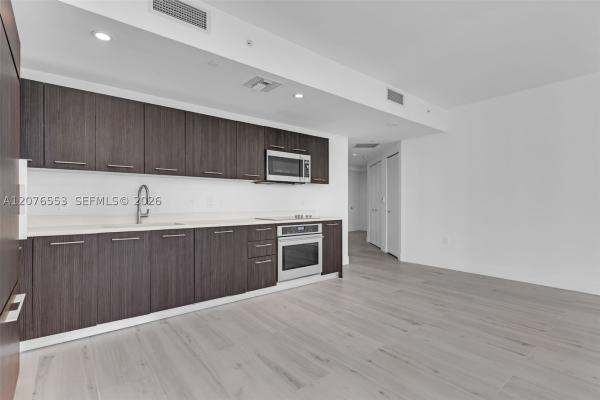 Brickell Heights East, 45 SW 9th St #1706, Miami, Florida 33130, image 3