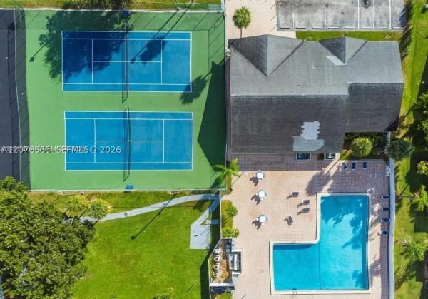 Blue Lake Townhouses, 3316 Quail Close #21, Pompano Beach, Florida 33064, image 2