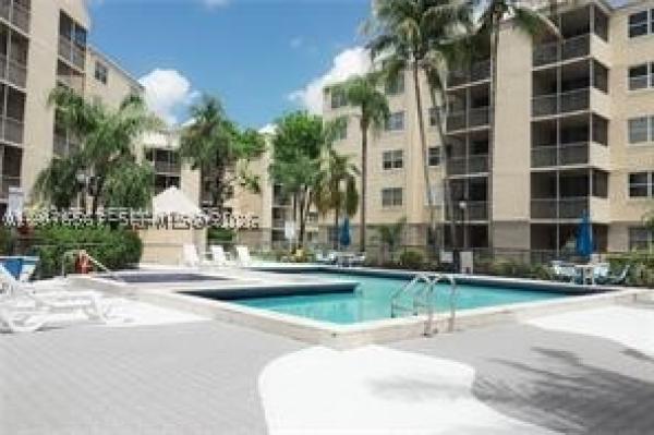 Las Vistas At Doral, 8290 Lake Dr #445, Doral, Florida 33166, image 2