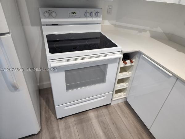 Arlen House Central, 300 Bayview Dr #1608, Sunny Isles Beach, Florida 33160, image 2