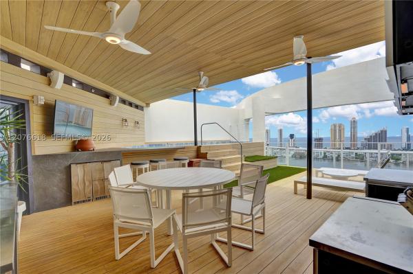 4000 Island Boulevard, 4000 Island Blvd #PH-2, Aventura, Florida 33160, image 2