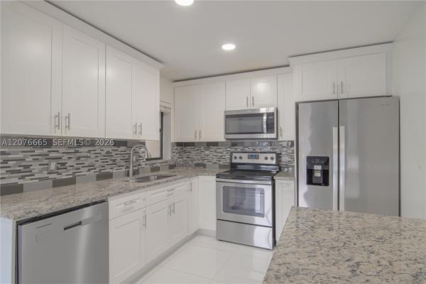 Karanda Village 3, 3745 Cocoplum Cir #3561, Coconut Creek, Florida 33063, image 2
