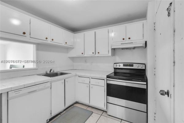 9001 SW 77th Ave #C402, Unincorporated Dade County, Florida 33156, image 2