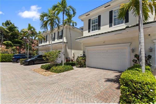 Jamestown Square, 1139 N Victoria Park Rd, Fort Lauderdale, Florida 33304, image 2