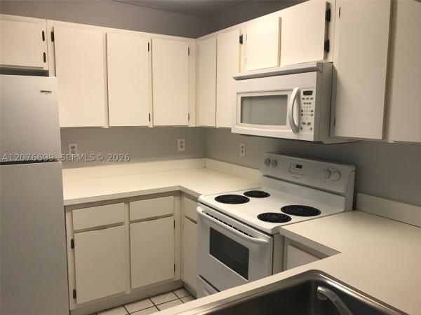 9810 Hammocks Blvd #202, Unincorporated Dade County, Florida 33196, image 3