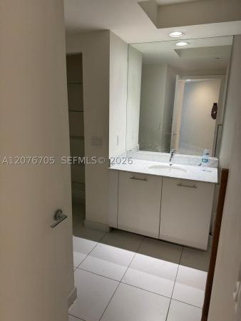 500 Brickell East, 500 Brickell Ave #3210, Miami, Florida 33131, image 2