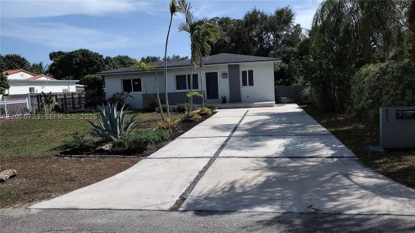 300 S Biscayne River Dr, Unincorporated Dade County, Florida 33169, image 1