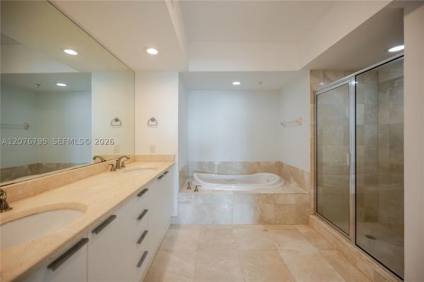 One Fifty One At Biscayne, 15051 Royal Oaks Ln #2403, North Miami, Florida 33181, image 2
