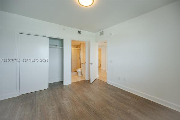 One Fifty One At Biscayne, 15051 Royal Oaks Ln #2403, North Miami, Florida 33181, image 3