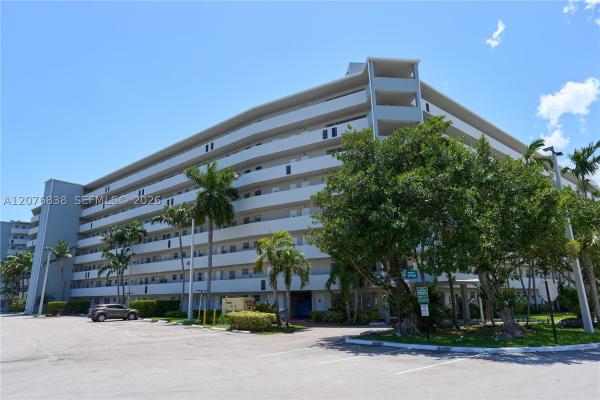 1750 NE 191st St #829-4, Unincorporated Dade County, Florida 33179, image 2