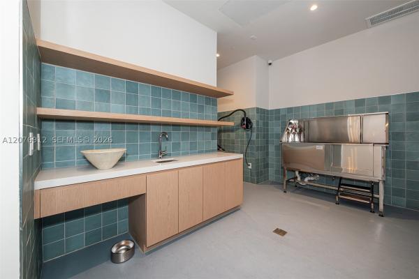2300 Laguna Cir #2402, North Miami, Florida 33181, image 1