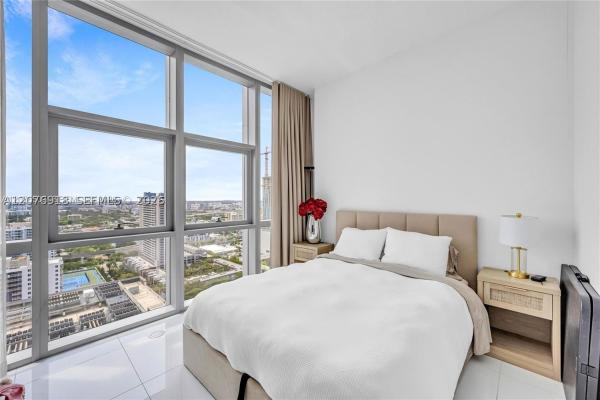 Paramount Miami Worldcenter, 851 NE 1st Ave #2408, Miami, Florida 33132, image 3