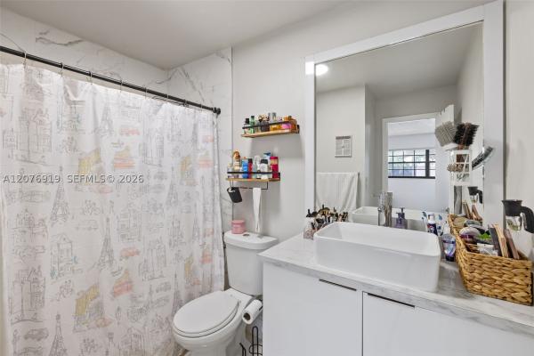 827 NE 199th St #206, Unincorporated Dade County, Florida 33179, image 3