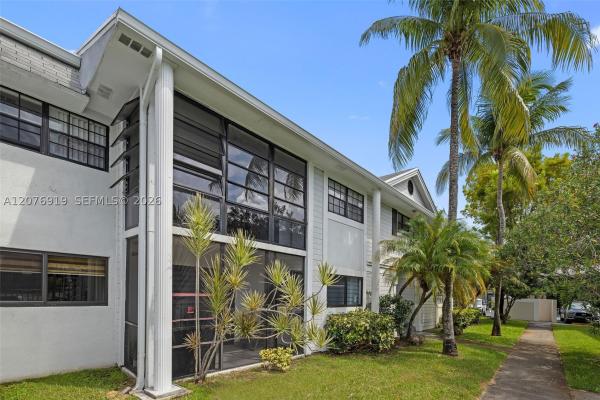827 NE 199th St #206, Unincorporated Dade County, Florida 33179, image 2