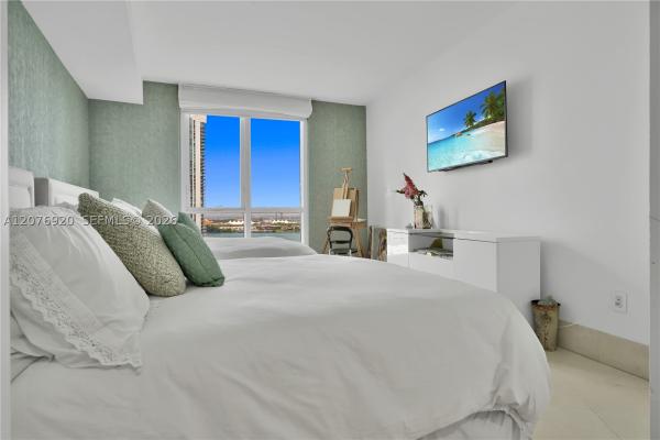 Carbonell, 901 Brickell Key Blvd #1807, Miami, Florida 33131, image 3