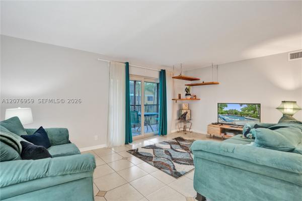 Oakland Forest Club, 3017 N Oakland Forest Dr #208, Oakland Park, Florida 33309, image 1