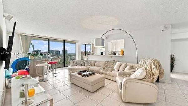 Winston Towers 600, 210 174th St #2401, Sunny Isles Beach, Florida 33160, image 3