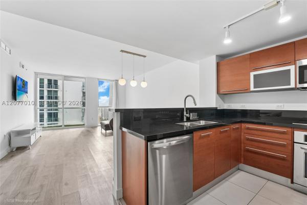 Vizcayne South, 253 NE 2nd St #2104, Miami, Florida 33132, image 2
