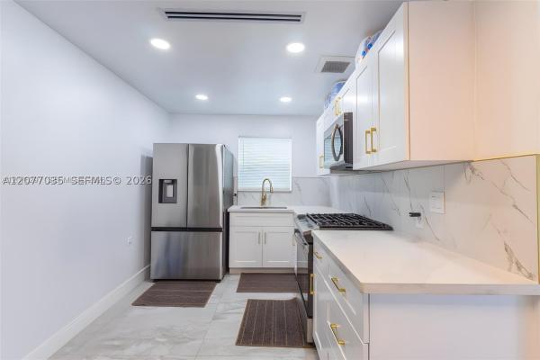233 W 39th Pl, Hialeah, Florida 33012, image 2
