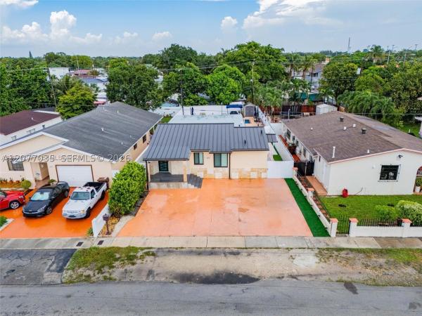 233 W 39th Pl, Hialeah, Florida 33012, image 1
