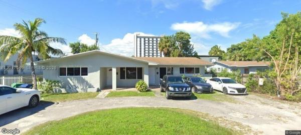621 NE 165th St, Unincorporated Dade County, Florida 33162, image 1
