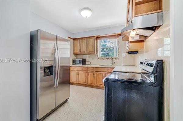 Pine Tree Manor, 9354 Caribbean Blvd, Cutler Bay, Florida 33189, image 3