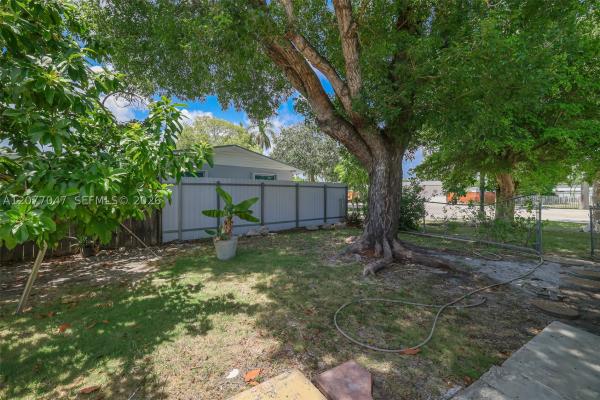 Pine Tree Manor, 9354 Caribbean Blvd, Cutler Bay, Florida 33189, image 2