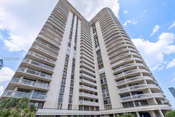 Turnberry Towers, 19355 Turnberry Way #8B, Aventura, Florida 33180, image 3