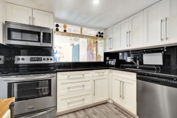 18707 NE 14th Ave #522, Unincorporated Dade County, Florida 33179, image 1